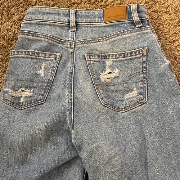 Woman’s American Eagle High rise Strigid Mom Jeans 00 - Picture 7 of 8
